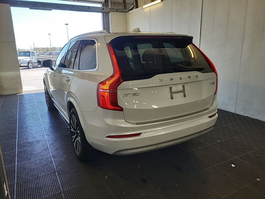 2022 Volvo XC90 T6 Momentum Beaverton OR