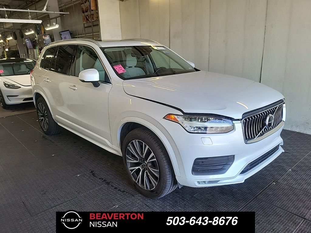 2022 Volvo XC90 T6 Momentum