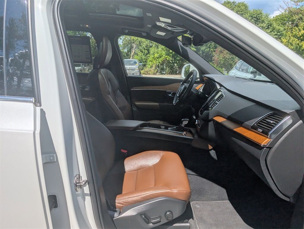 2022 Volvo XC90 T6 Momentum Hunt Valley MD
