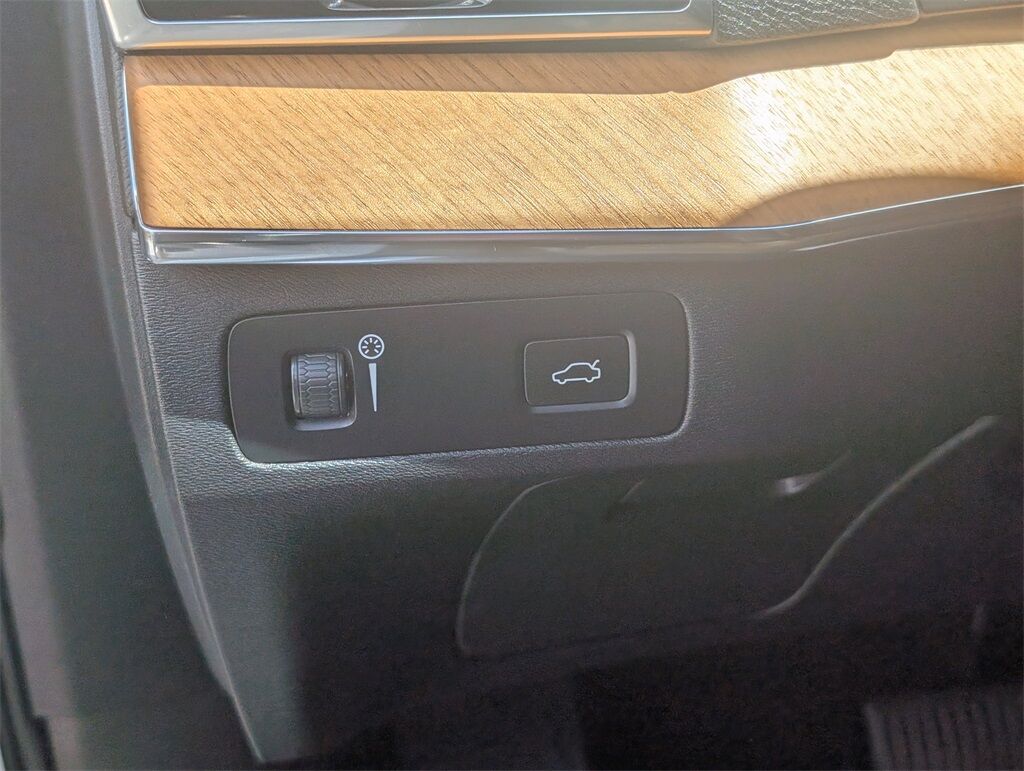 2022 Volvo XC90 T6 Momentum Hunt Valley MD