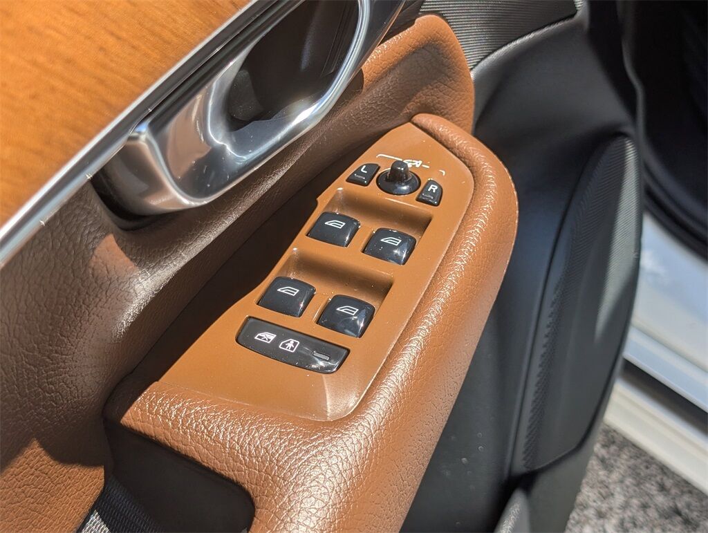 2022 Volvo XC90 T6 Momentum Hunt Valley MD