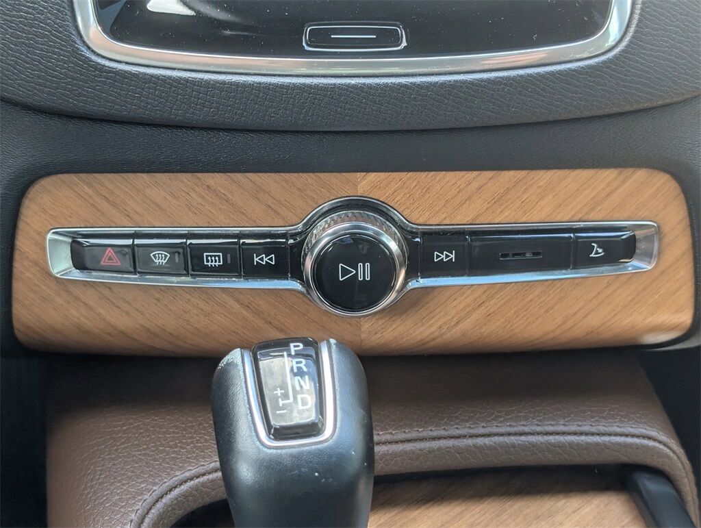 2022 Volvo XC90 T6 Momentum Hunt Valley MD