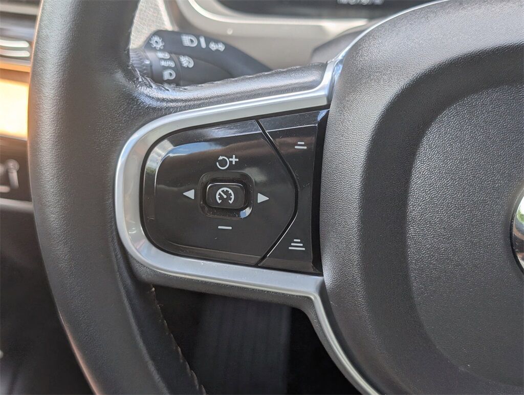 2022 Volvo XC90 T6 Momentum Hunt Valley MD