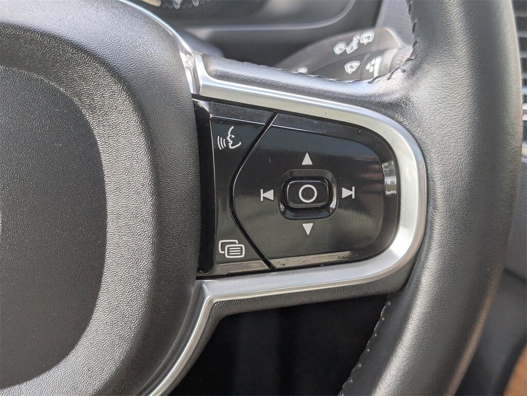 2022 Volvo XC90 T6 Momentum Hunt Valley MD