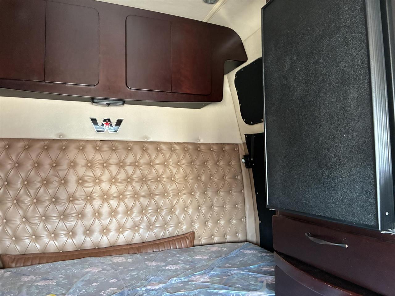 2022 Western Star 5700XE Mid Roof Fargo ND