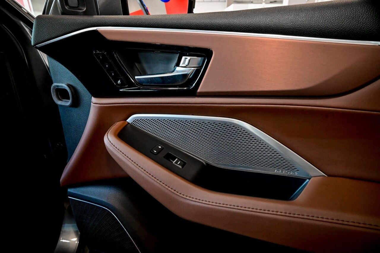 2023 Acura MDX SH-AWD Technology photo 33