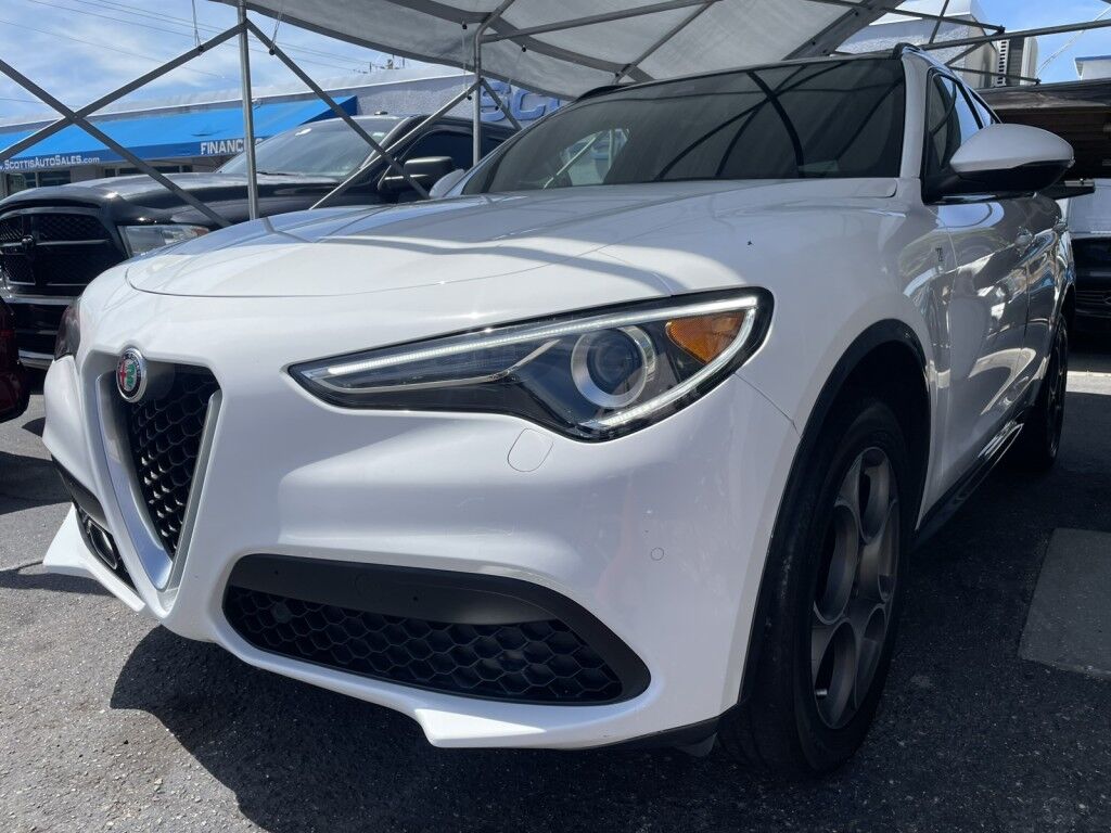2023 Alfa Romeo Stelvio Lusso