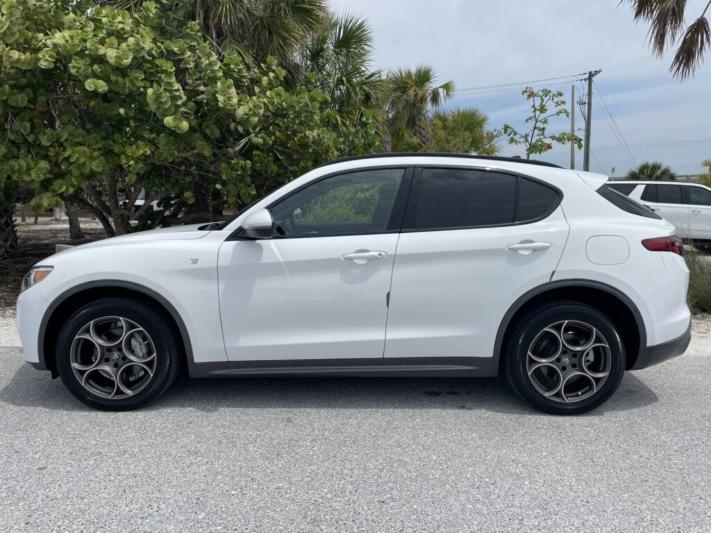 2023 Alfa Romeo Stelvio Lusso