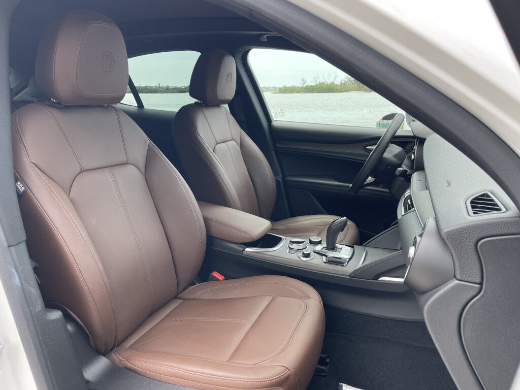 2023 Alfa Romeo Stelvio Ti~ALL WHEEL DRIVE~1 OWNER, CLEAN CARFAX~ACTIVE LANE ASSIST~BLIND SPOT ASSIST~ONLINE FINANCE AND SHIPPING AVAILABLE!!!! Sarasota FL