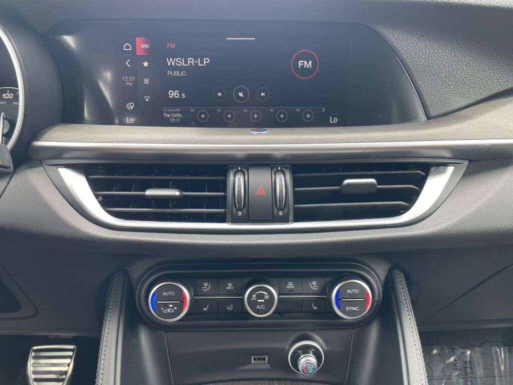 2023 Alfa Romeo Stelvio Ti~ALL WHEEL DRIVE~1 OWNER, CLEAN CARFAX~ACTIVE LANE ASSIST~BLIND SPOT ASSIST~ONLINE FINANCE AND SHIPPING AVAILABLE!!!! Sarasota FL