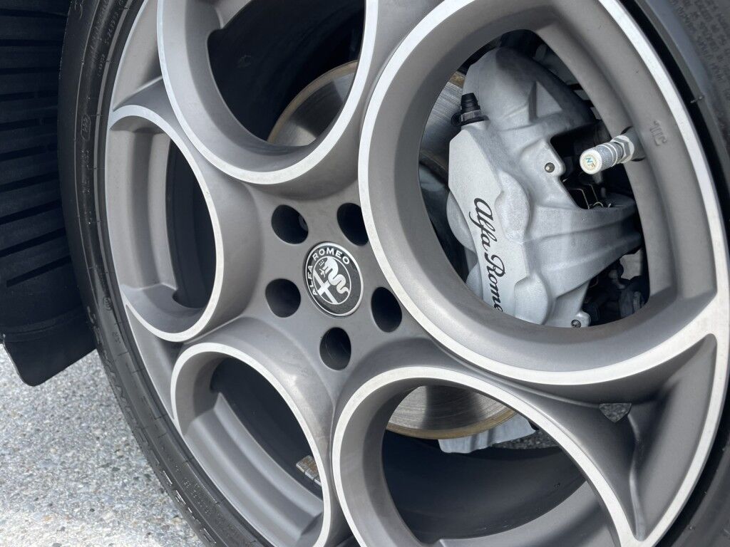 2023 Alfa Romeo Stelvio Ti~ALL WHEEL DRIVE~1 OWNER, CLEAN CARFAX~ACTIVE LANE ASSIST~BLIND SPOT ASSIST~ONLINE FINANCE AND SHIPPING AVAILABLE!!!! Sarasota FL