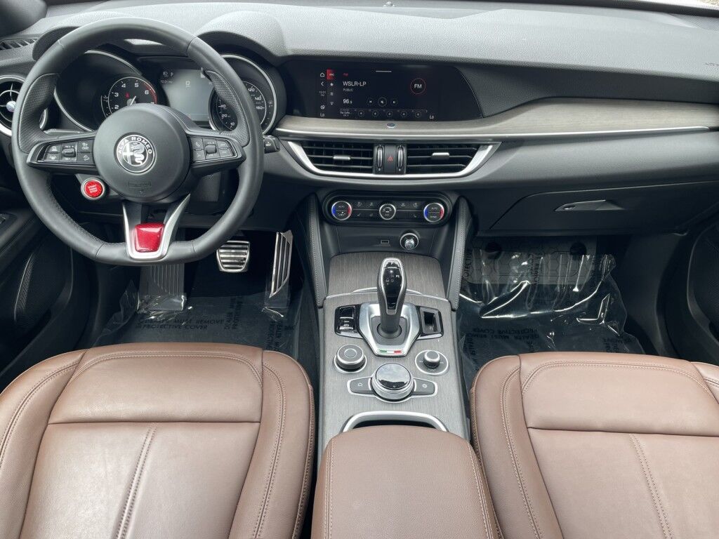 2023 Alfa Romeo Stelvio Ti~ALL WHEEL DRIVE~1 OWNER, CLEAN CARFAX~ACTIVE LANE ASSIST~BLIND SPOT ASSIST~ONLINE FINANCE AND SHIPPING AVAILABLE!!!! Sarasota FL