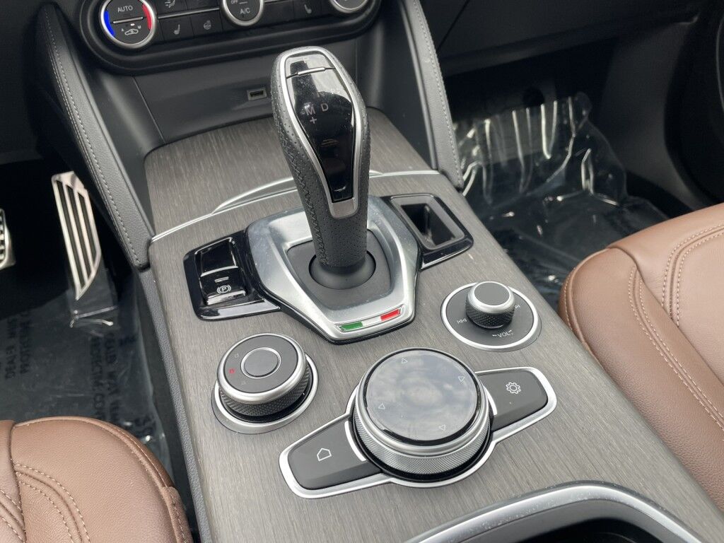 2023 Alfa Romeo Stelvio Ti~ALL WHEEL DRIVE~1 OWNER, CLEAN CARFAX~ACTIVE LANE ASSIST~BLIND SPOT ASSIST~ONLINE FINANCE AND SHIPPING AVAILABLE!!!! Sarasota FL