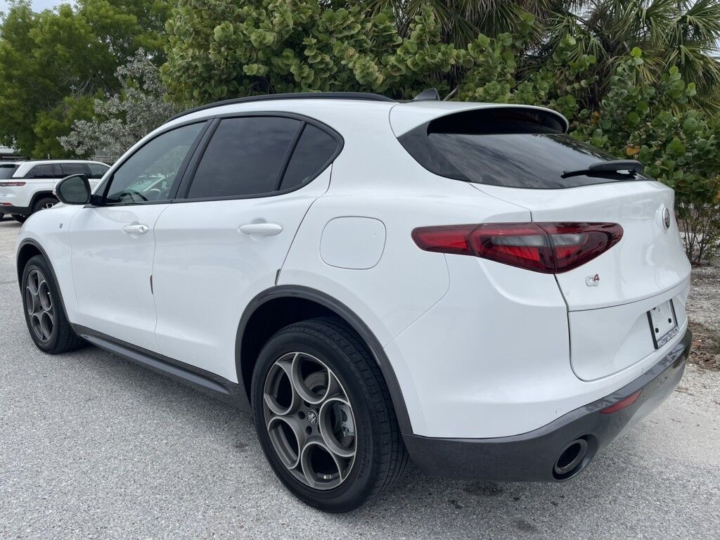 2023 Alfa Romeo Stelvio Ti~ALL WHEEL DRIVE~1 OWNER, CLEAN CARFAX~ACTIVE LANE ASSIST~BLIND SPOT ASSIST~ONLINE FINANCE AND SHIPPING AVAILABLE!!!! Sarasota FL