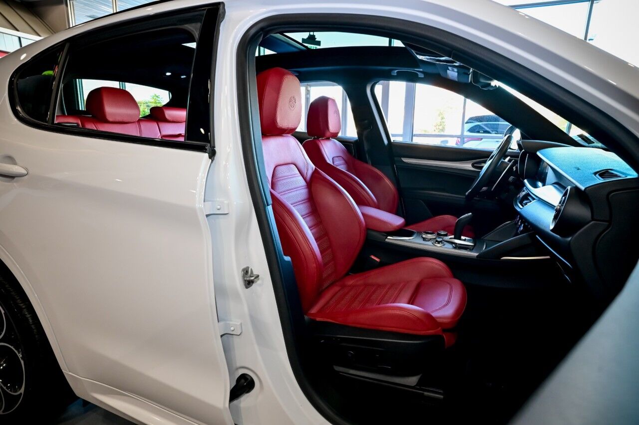 2023 Alfa Romeo Stelvio Veloce AWD , RED Interior Springfield NJ