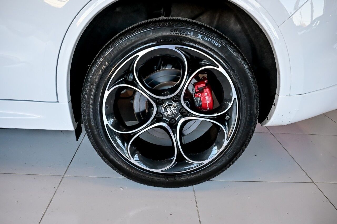 2023 Alfa Romeo Stelvio Veloce AWD , RED Interior Springfield NJ