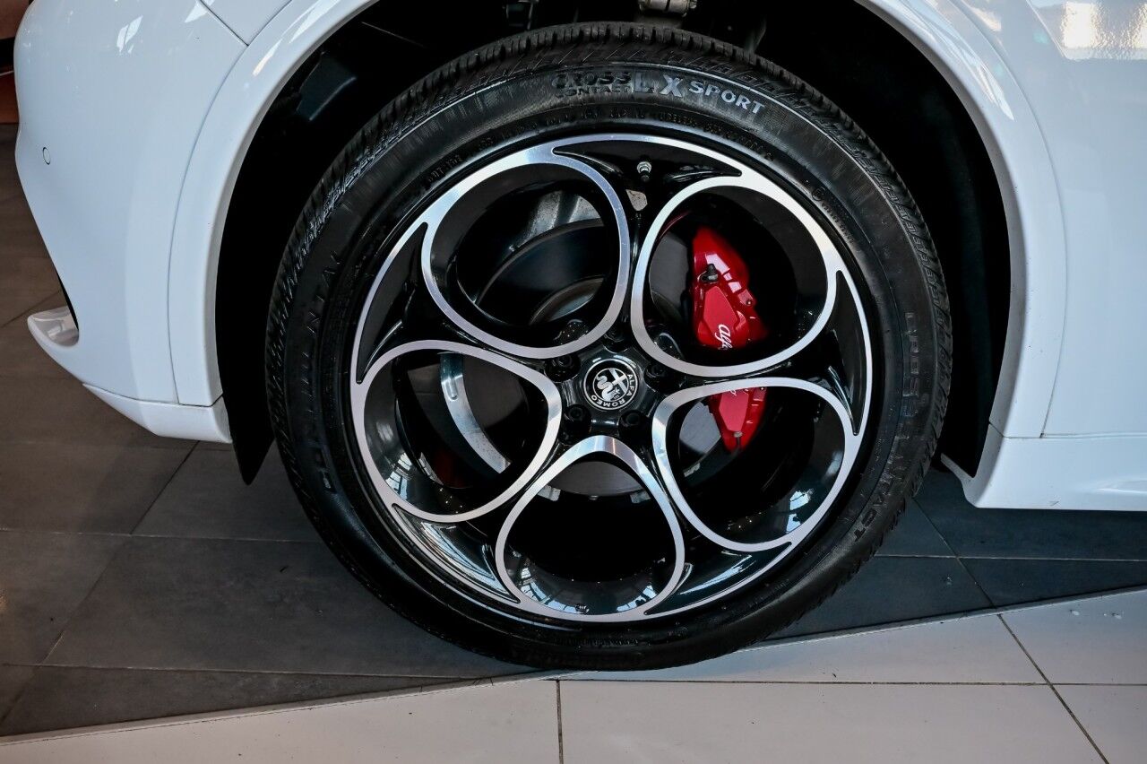 2023 Alfa Romeo Stelvio Veloce AWD , RED Interior Springfield NJ