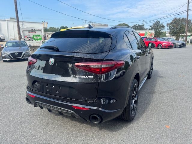 2023 Alfa Romeo Stelvio Veloce AWD