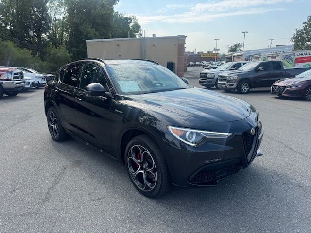 2023 Alfa Romeo Stelvio Veloce AWD