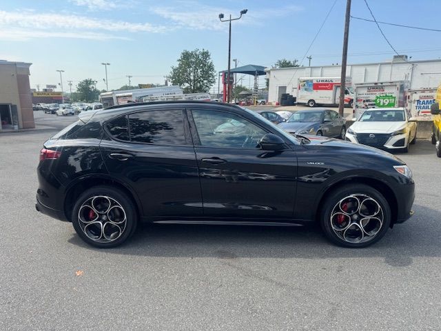2023 Alfa Romeo Stelvio Veloce AWD