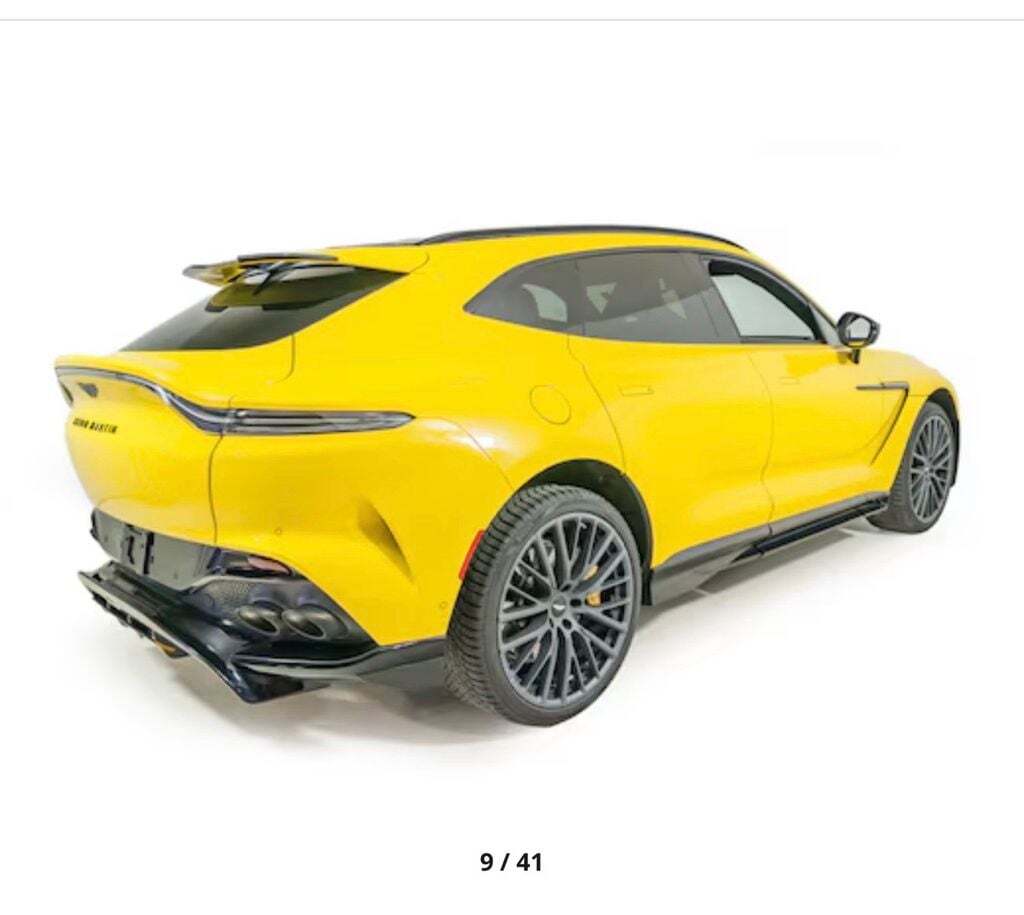 2023 Aston Martin DBX 707 Orange MA