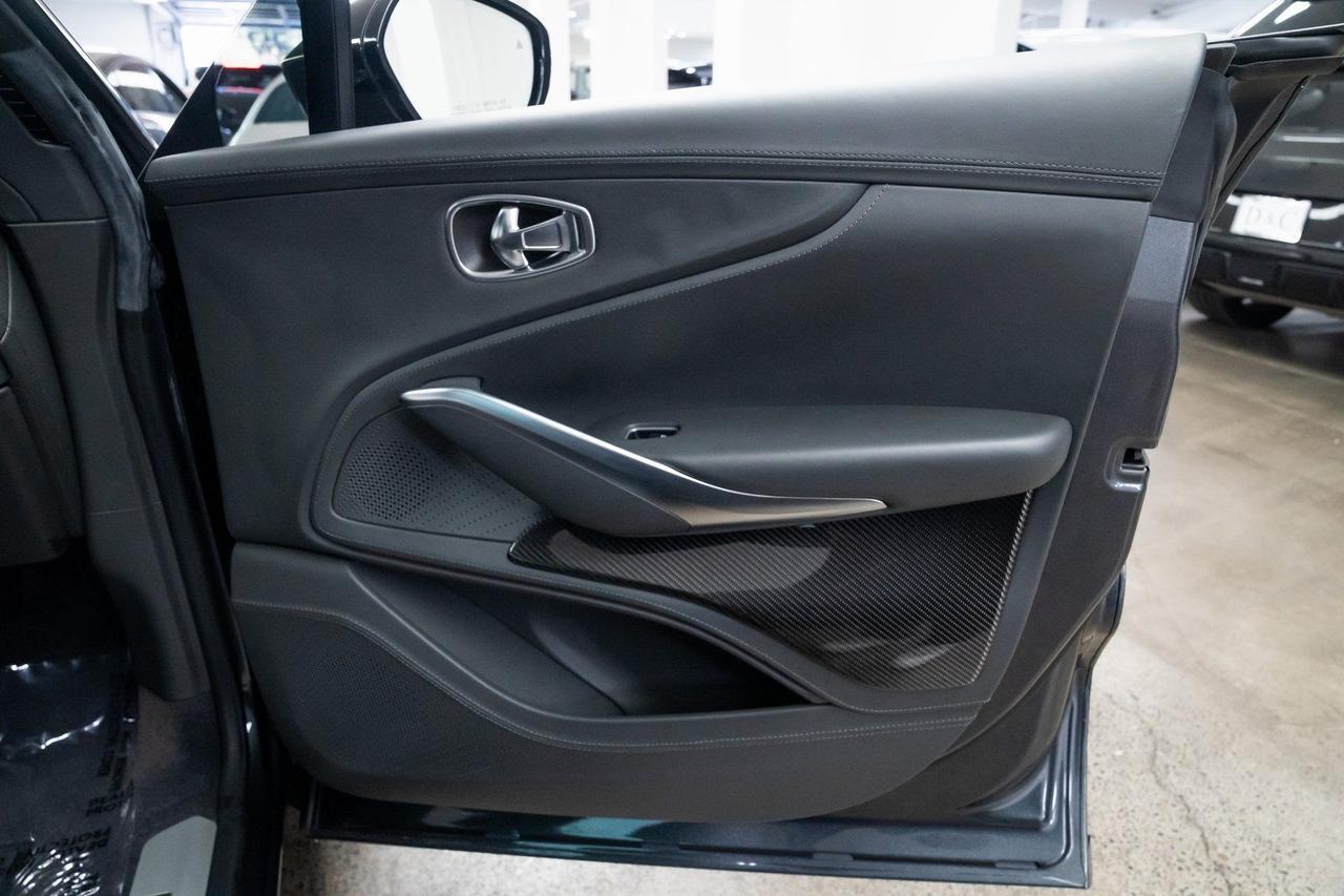 2023 Aston Martin DBX 707 Vented Seats Carbon Fiber Interior Trim Portland OR