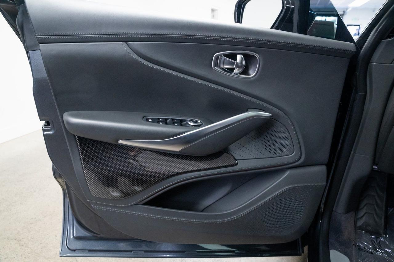 2023 Aston Martin DBX 707 Vented Seats Carbon Fiber Interior Trim Portland OR
