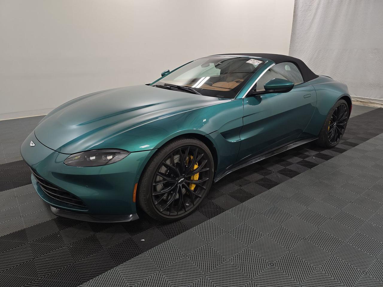2023 Aston Martin Vantage's photo