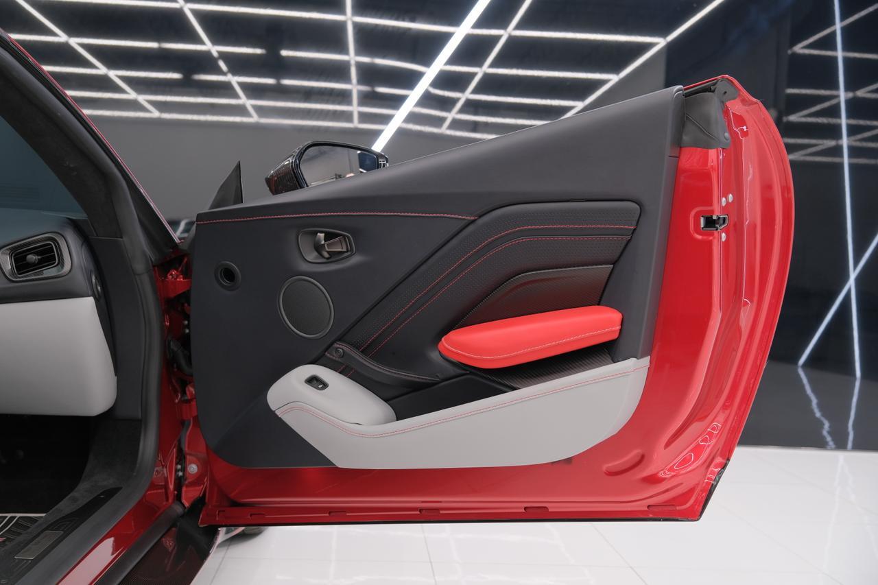 2023 Aston Martin Vantage Base Miami FL