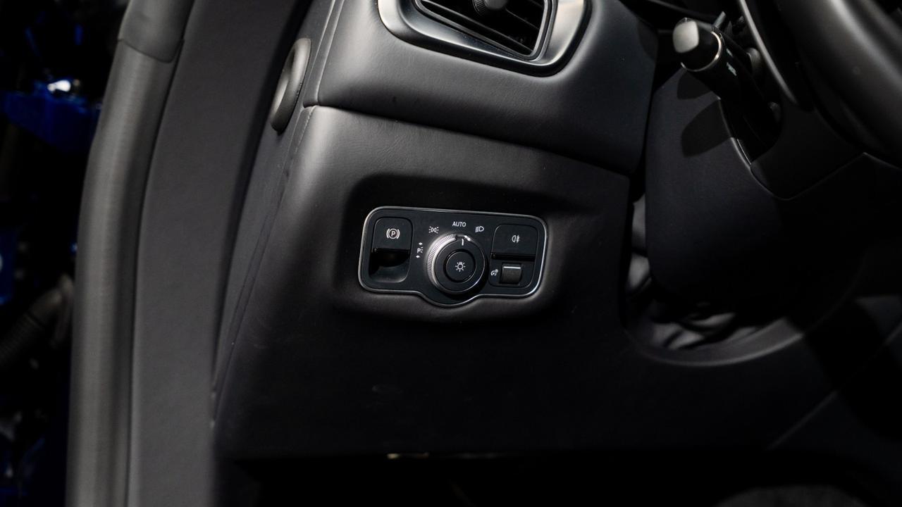 2023 Aston Martin Vantage w/ 2X2 Twill Carbon Fiber Upper Exterior Pack Franklin TN