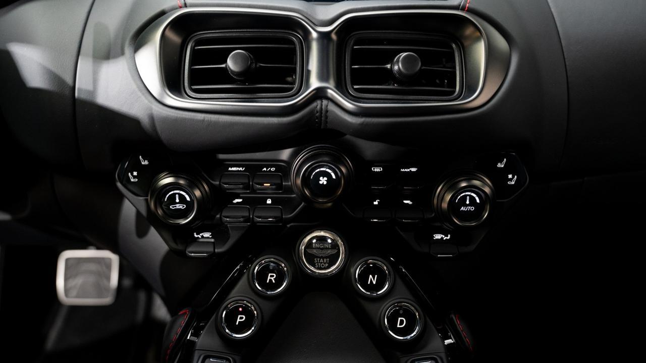 2023 Aston Martin Vantage w/ 2X2 Twill Carbon Fiber Upper Exterior Pack Franklin TN