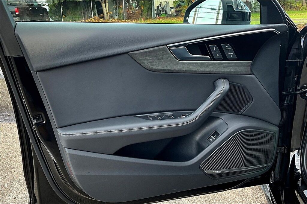 2023 Audi A4 45 S line Premium Plus OR