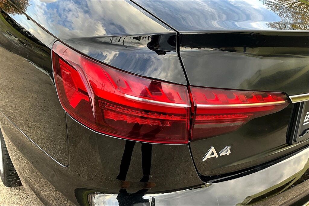 2023 Audi A4 45 S line Premium Plus OR