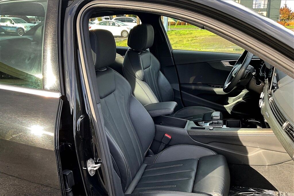 2023 Audi A4 45 S line Premium Plus OR