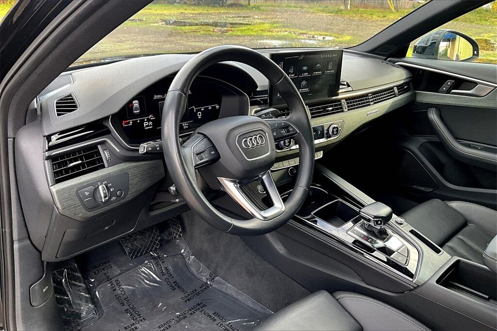 2023 Audi A4 45 S line Premium Plus OR