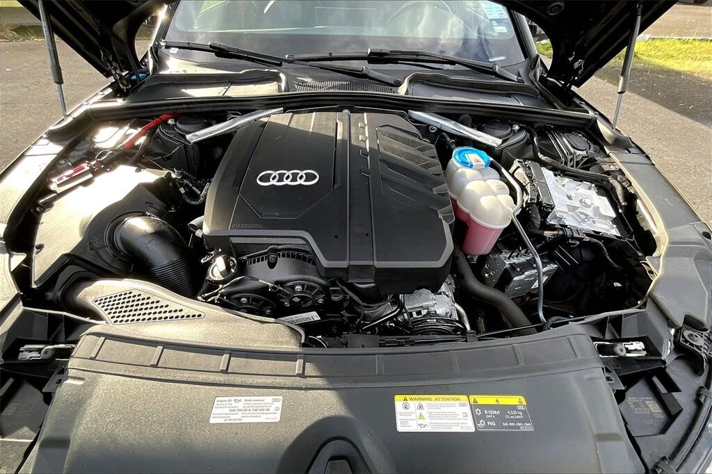 2023 Audi A4 45 S line Premium Plus OR