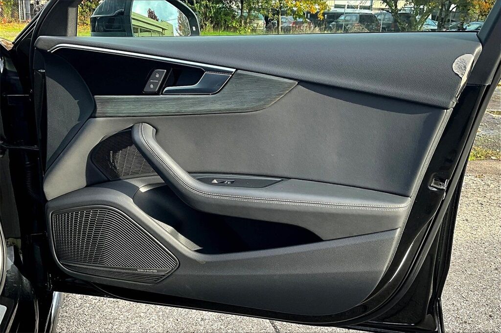 2023 Audi A4 45 S line Premium Plus OR