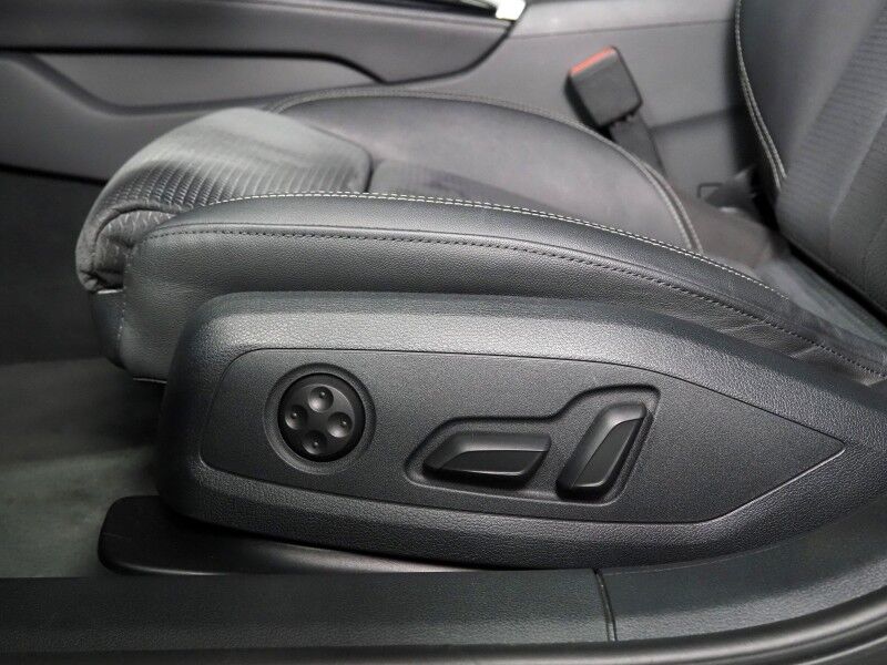 2023 Audi A4 S line Prestige 45 TFSI Quattro *BLACK OPTIC PKG, HEADS-UP DISPLAY, NAVIGATION, VIRTUAL COCKPIT, ADAPTIVE CRUISE, SAFETY ALERTS, 360 CAMERAS, MOONROOF, LEATHER/DINAMICA, HEATED SEATS/STEERING, AUTOMATIC PARKING, BANG & OLUFSEN, APPLE CARPLAY Round Rock TX