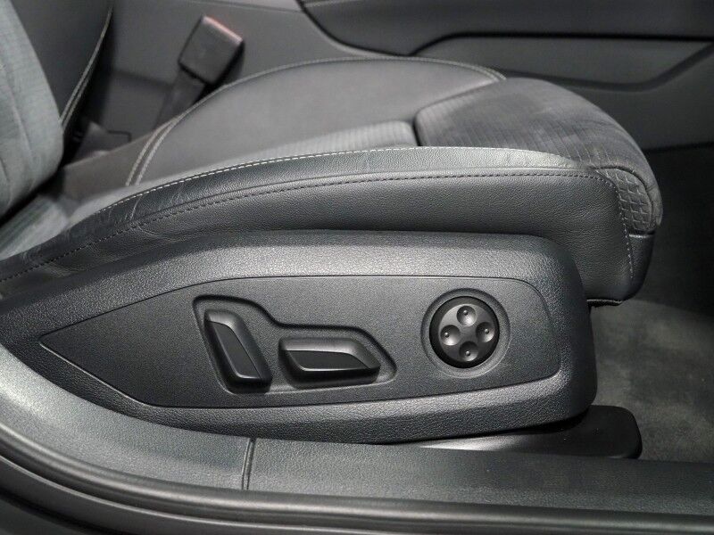 2023 Audi A4 S line Prestige 45 TFSI Quattro *BLACK OPTIC PKG, HEADS-UP DISPLAY, NAVIGATION, VIRTUAL COCKPIT, ADAPTIVE CRUISE, SAFETY ALERTS, 360 CAMERAS, MOONROOF, LEATHER/DINAMICA, HEATED SEATS/STEERING, AUTOMATIC PARKING, BANG & OLUFSEN, APPLE CARPLAY Round Rock TX