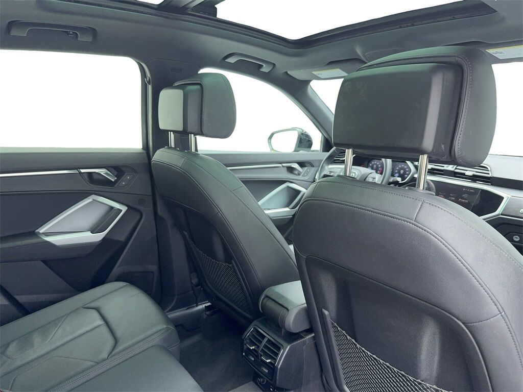 2023 Audi Q3 Premium CAM,PANO,HTD STS,BLIND SPOT Plano TX