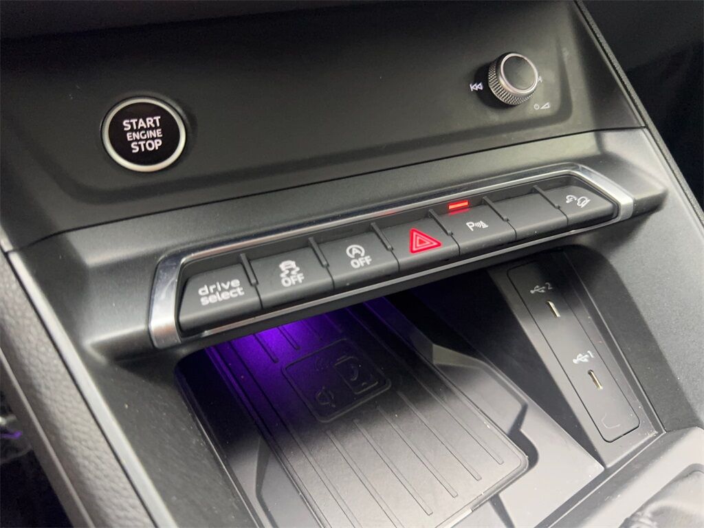 2023 Audi Q3 Premium Plus NAV,CAM,PANO,HTD STS,BLIND SPOT,20&quot; W Irving TX