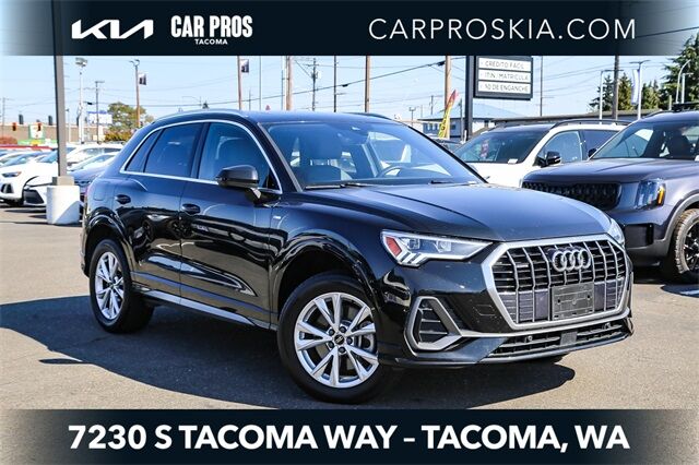 2023 Audi Q3 Premium