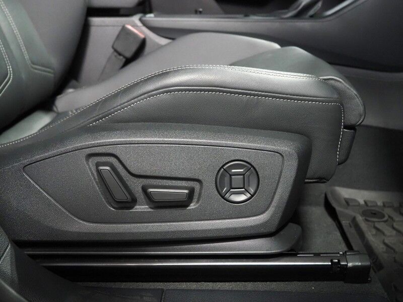 2023 Audi Q3 S line Premium 45 TFSI Quattro *BLACK OPTIC PKG, CONVENIENCE PKG, SAFETY ALERTS, BACKUP-CAMERA, COLOR TOUCHSCREEN, PANORAMA MOONROOF, LEATHER, HEATED SEATS, POWER LIFTGATE, ADVANCED KEY, FULL LED HEADLIGHTS, ANDROID & APPLE Round Rock TX