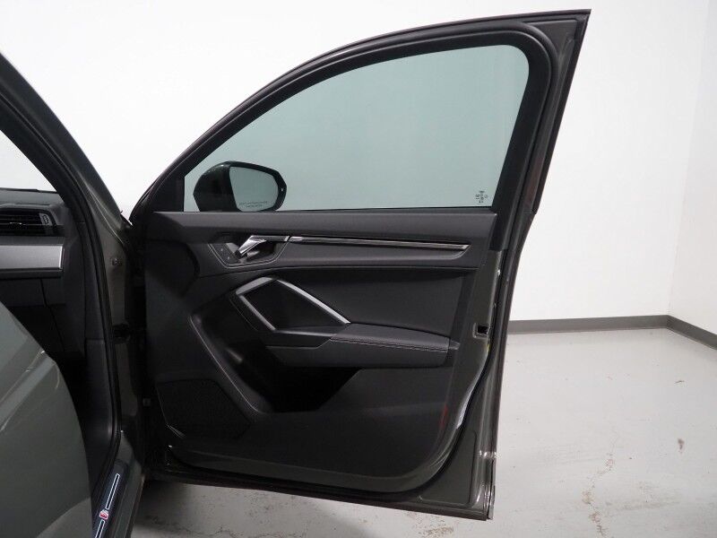 2023 Audi Q3 S line Premium 45 TFSI Quattro *BLACK OPTIC PKG, CONVENIENCE PKG, SAFETY ALERTS, BACKUP-CAMERA, COLOR TOUCHSCREEN, PANORAMA MOONROOF, LEATHER, HEATED SEATS, POWER LIFTGATE, ADVANCED KEY, FULL LED HEADLIGHTS, ANDROID & APPLE Round Rock TX