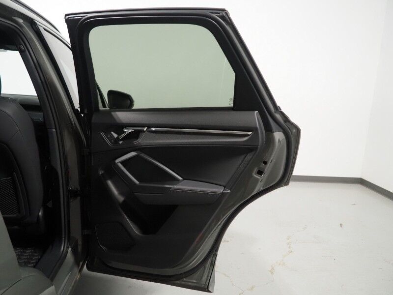 2023 Audi Q3 S line Premium 45 TFSI Quattro *BLACK OPTIC PKG, CONVENIENCE PKG, SAFETY ALERTS, BACKUP-CAMERA, COLOR TOUCHSCREEN, PANORAMA MOONROOF, LEATHER, HEATED SEATS, POWER LIFTGATE, ADVANCED KEY, FULL LED HEADLIGHTS, ANDROID & APPLE Round Rock TX