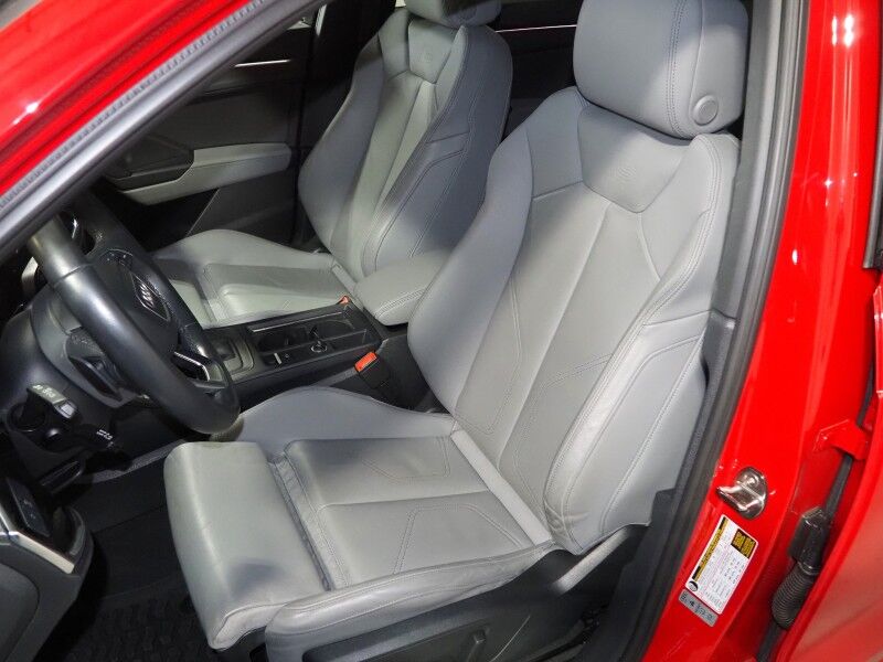 2023 Audi Q3 S line Premium Plus 45 TFSI Quattro *BLACK OPTIC PKG, NAVIGATION, VIRTUAL COCKPIT, ADAPTIVE CRUISE, SAFETY ALERTS, 360 CAMERAS, PANO MOONROOF, LEATHER, HEATED SEATS, ADVANCED KEY, POWER LIFTGATE, SONOS AUDIO, WIRELESS CHARGING, ANDROID & APPLE Round Rock TX