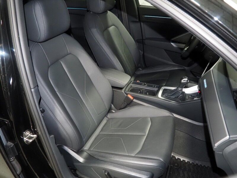 2023 Audi Q3 S line Premium Plus 45 TFSI Quattro *NAVIGATION, VIRTUAL COCKPIT, ADAPTIVE CRUISE, SAFETY ALERTS, 360 CAMERAS, PANO MOONROOF, LEATHER, HEATED SEATS, ADVANCED KEY, POWER LIFTGATE, SONOS AUDIO, WIRELESS CHARGING, ANDROID & APPLE