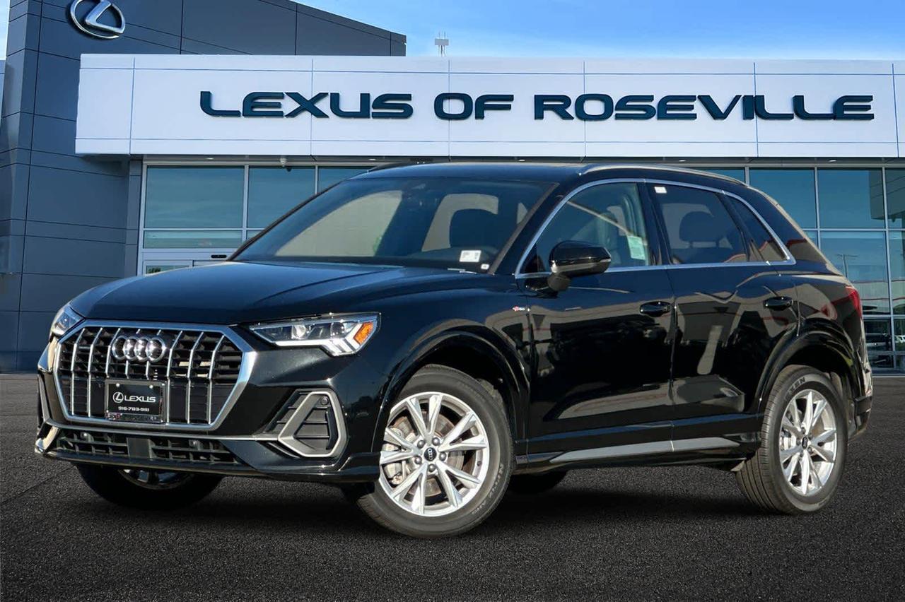 2023 Audi Q3 S line Premium