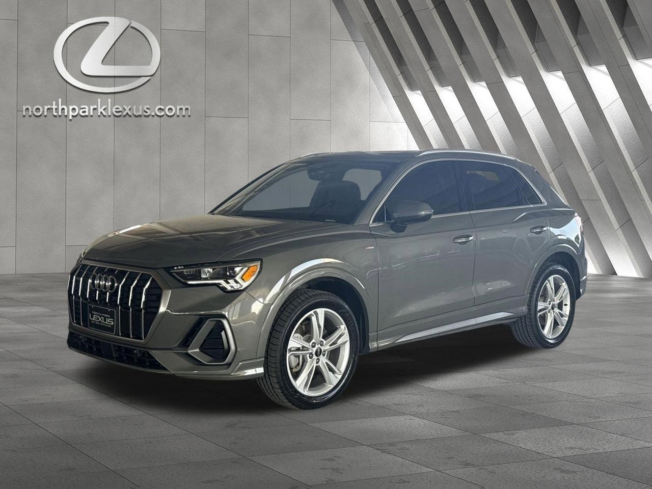 2023 Audi Q3 S line Premium