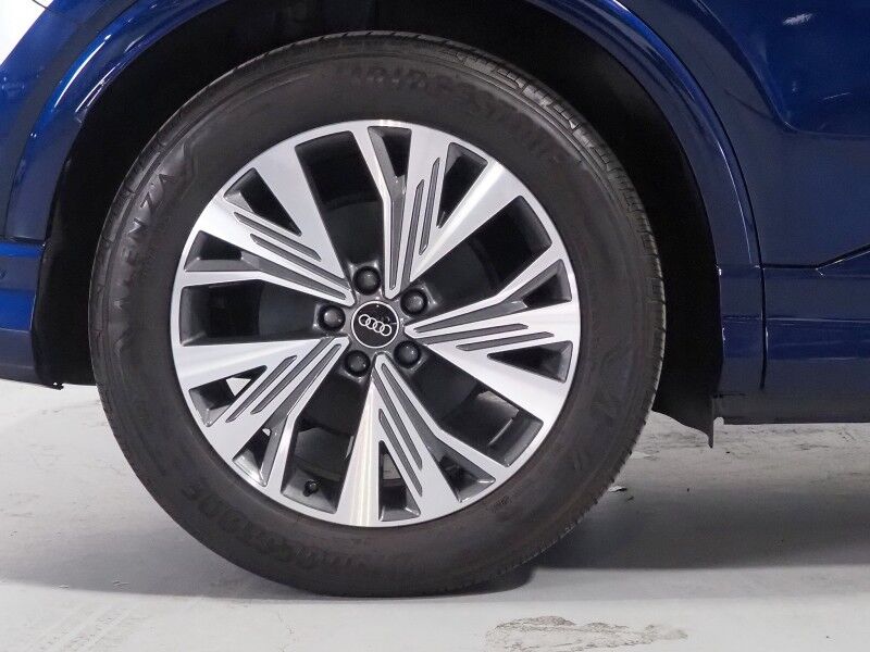 2023 Audi Q4 e-tron Premium Plus 40 RWD *NAVIGATION, VIRTUAL COCKPIT, ADAPTIVE CRUISE, SAFETY ALERTS, PANORAMA MOONROOF, LEATHER, HEATED SEATS/STEERING, SONOS AUDIO, WIRELESS CHARGING, ANDROID & APPLE Round Rock TX